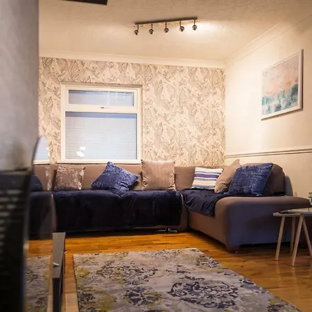 Home From Home, Sleeps 6 People Belfast Exterior photo