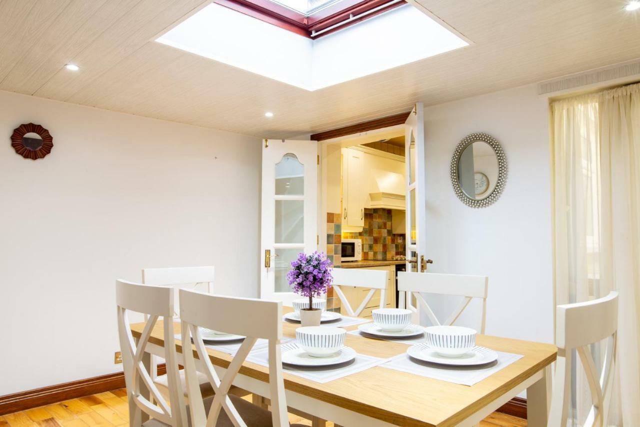 From Home, Sleeps 6 People Ferienhaus