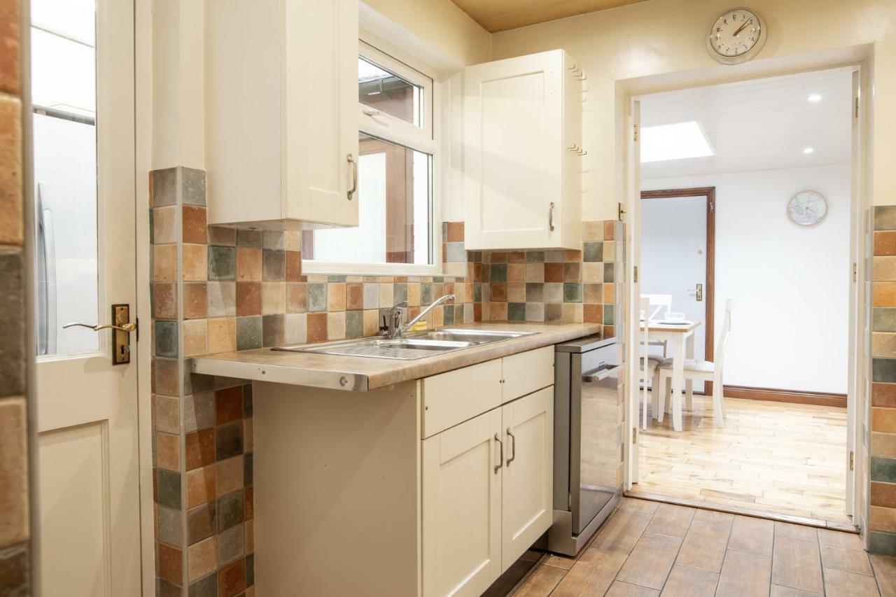 From Home, Sleeps 6 People Ferienhaus