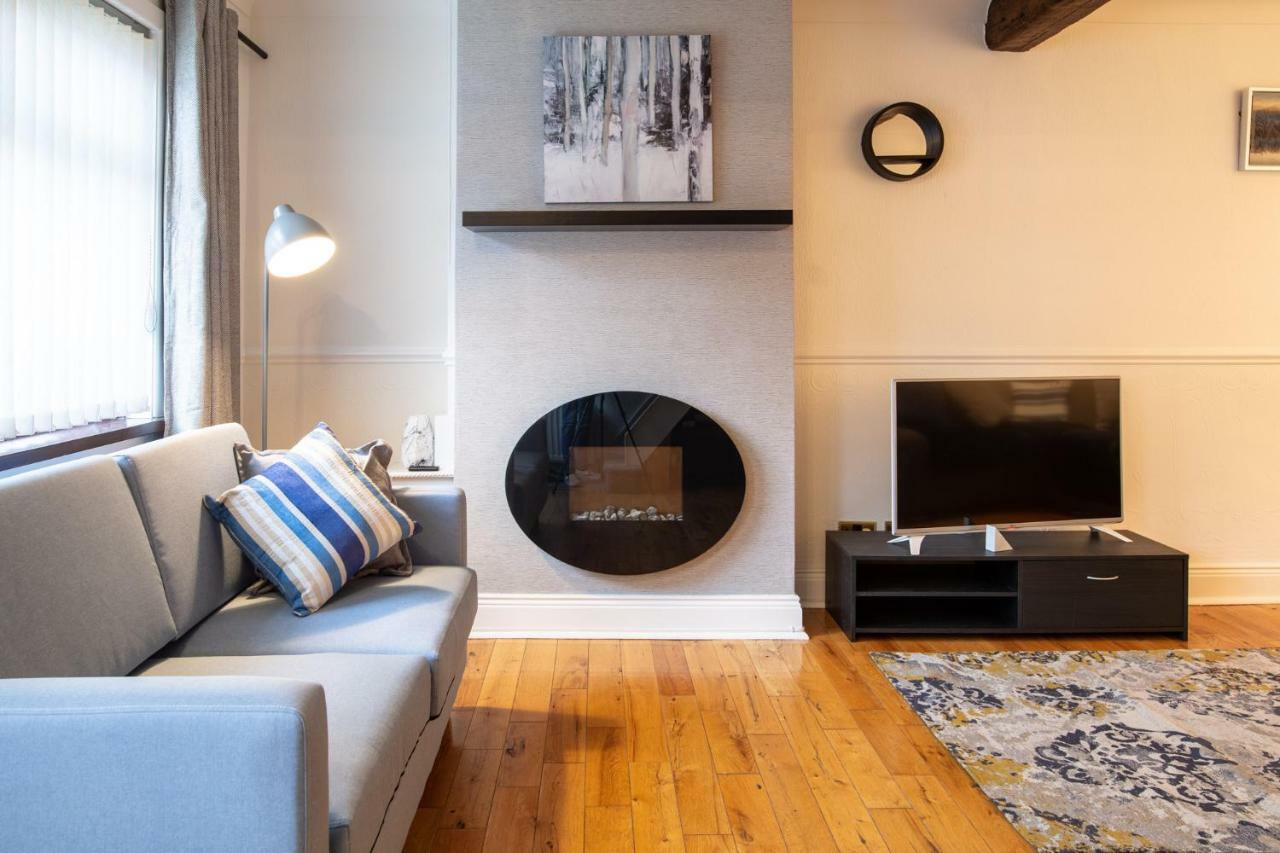 From Home, Sleeps 6 People Holiday home Belfast