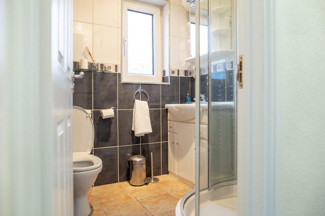Holiday home From Home, Sleeps 6 People Belfast