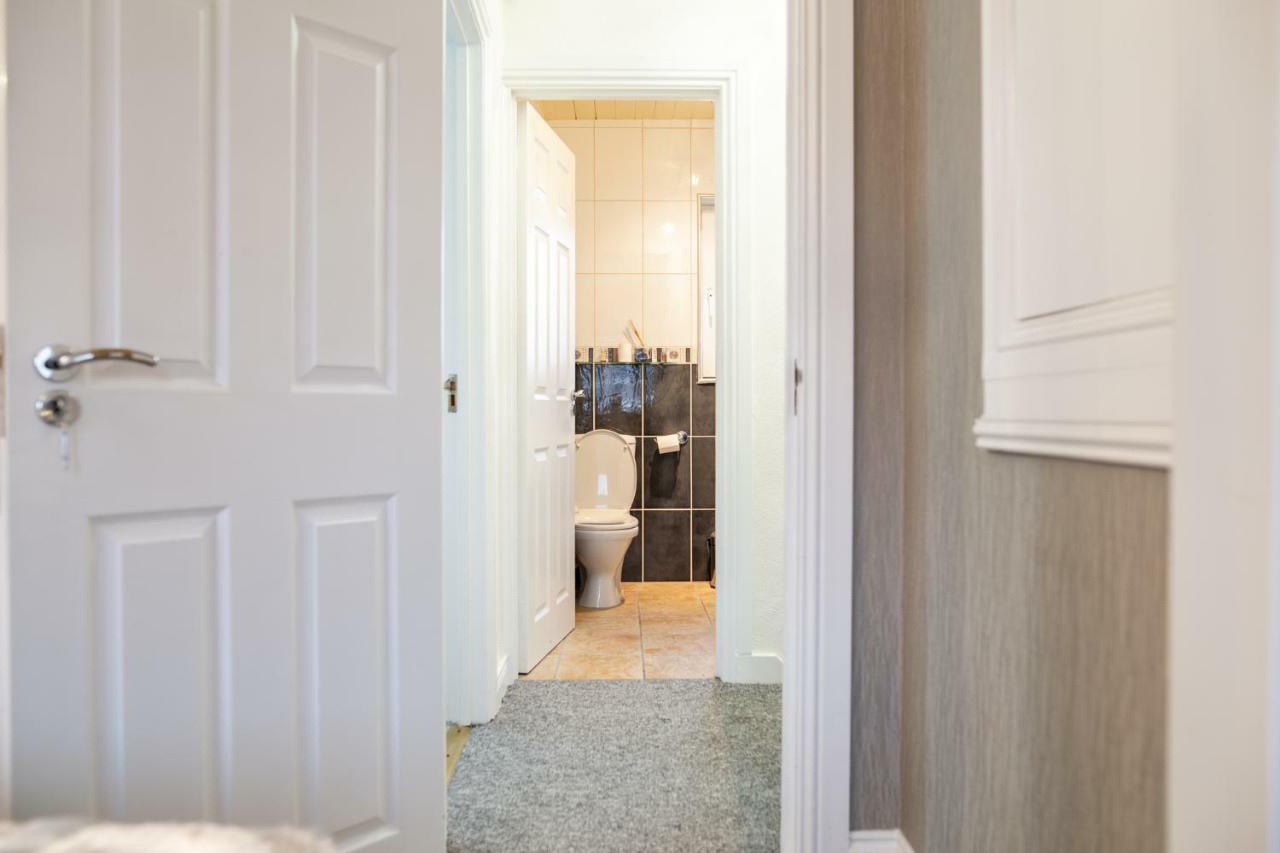 From Home, Sleeps 6 People Belfast