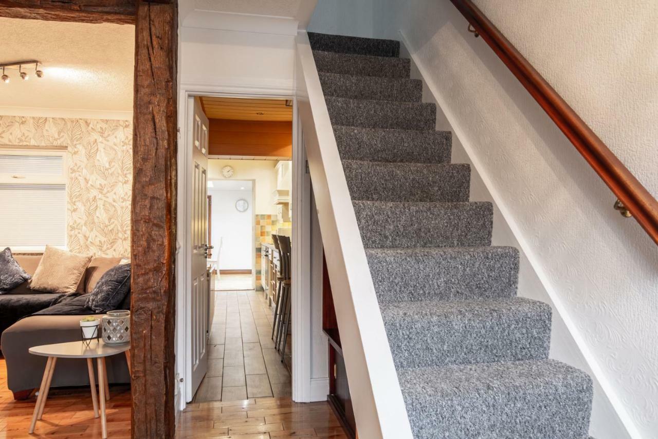 From Home, Sleeps 6 People Holiday home Belfast